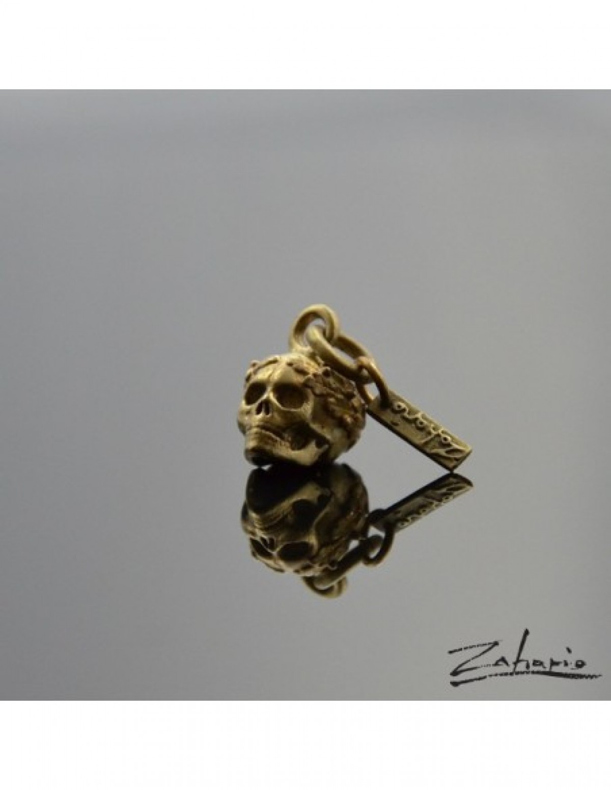 Wisior czaszka wieniec dębowy brąz Zahario